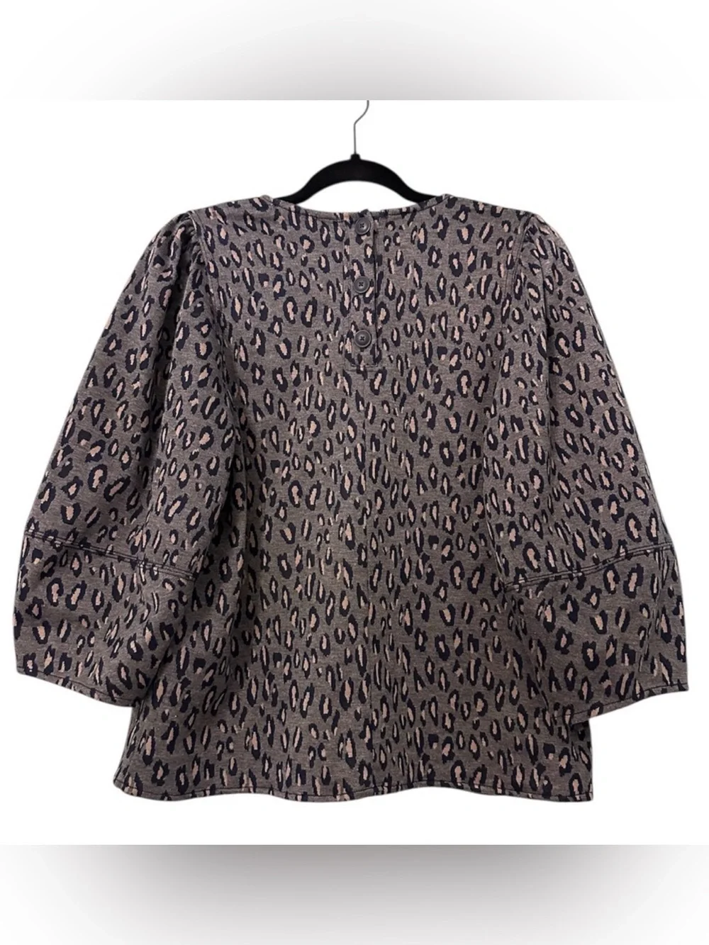 Anthropologie 🖤 Current Air Leopard Print V-Neck Blouse Medium Puff Sleeves Top